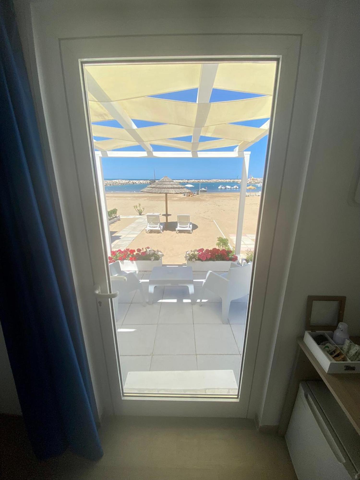 Marina Bay Beach Suites Peschici Exterior photo